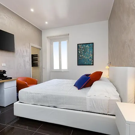 בית הארחה Kosmo Luxury 4*