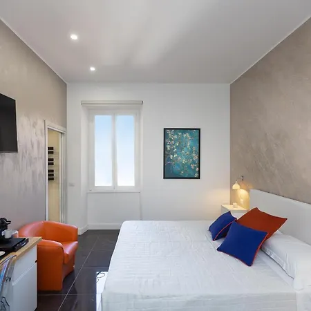 Kosmo Luxury בית הארחה