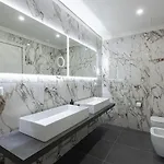 בית הארחה Kosmo Luxury 4*