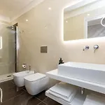 בית הארחה Kosmo Luxury 4*